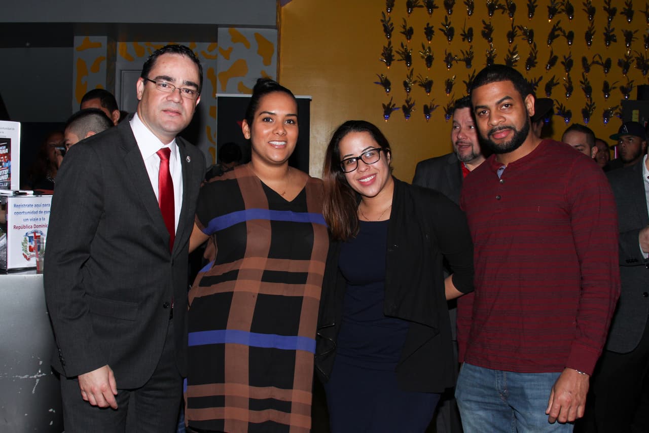 La Familia de Univision, líderes de la comunidad y la agrupación de salsa Chiquito Team Band le pusieron mucho sabor a la celebración en el Alto Manhattan, mira aquí lo que pasó.