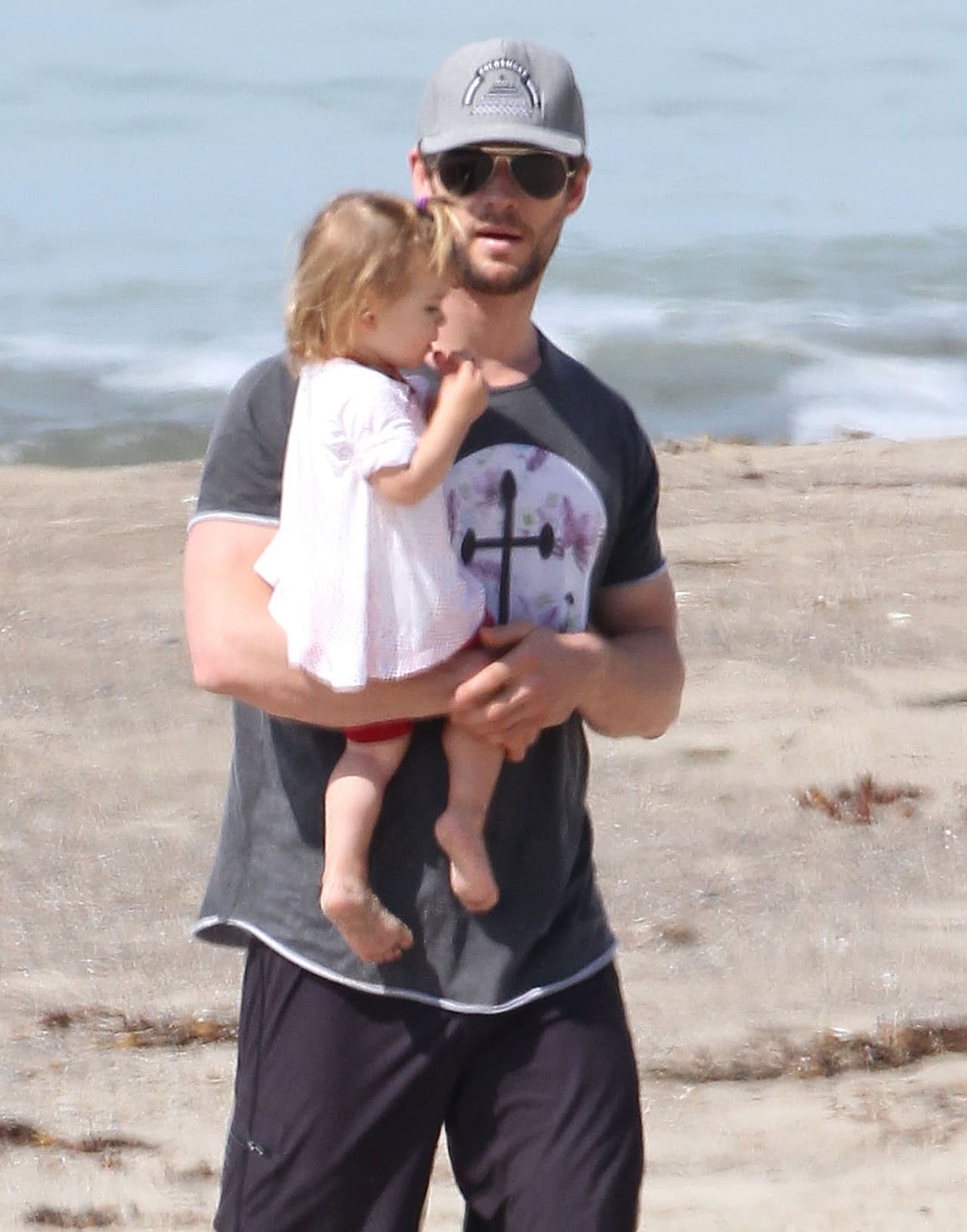 La familia adora sentir los rayos del sol.