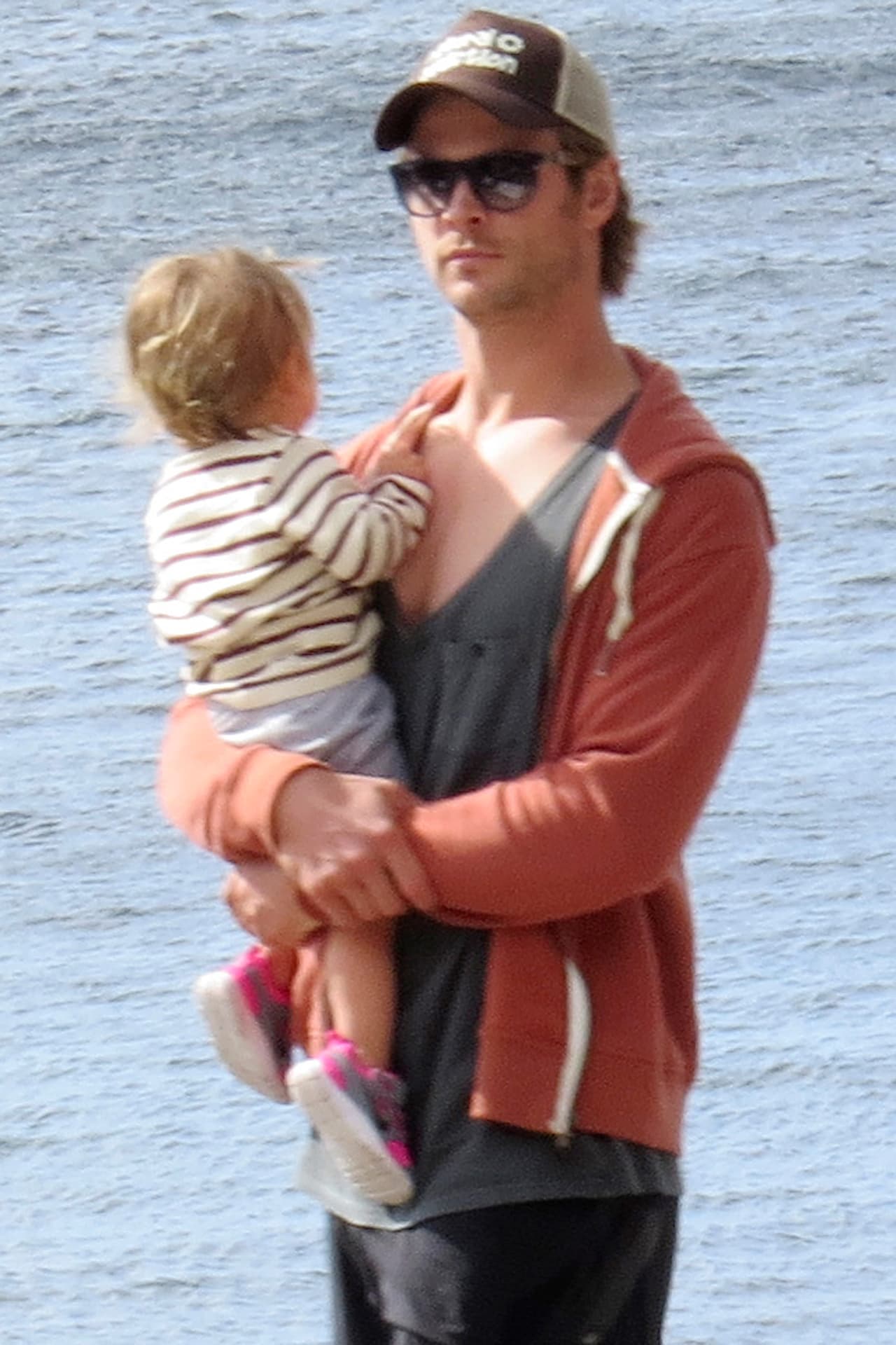 ¡Si siguen saliendo así se nos van a poner morenitos!