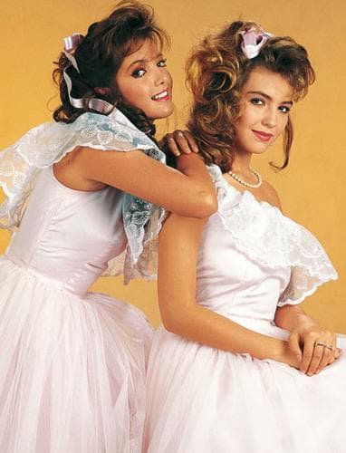 'Quinceañera' contó con las actuaciones de Adela Noriega, Ernesto Laguardia, Thalía, Rafael Rojas y Nailea Norvind. Fue producida por Carla Estrada (1987) y estuvo basada en la película del mismo nombre de 1960.