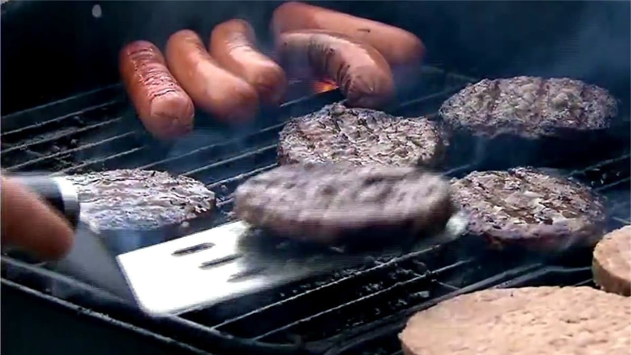 Parrilladas del 4 de julio bajo calor extremo: Así puedes evitar bacterias en los alimentos