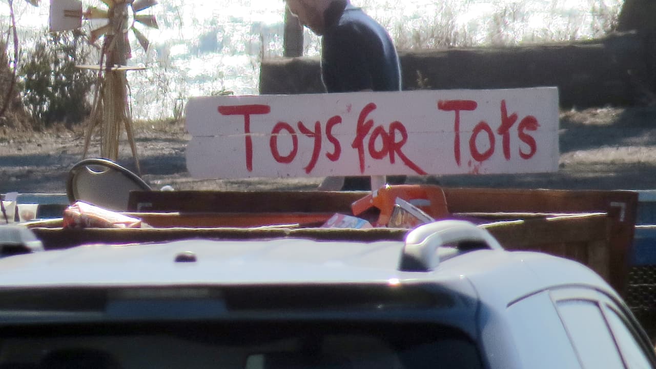 Por supuesto que también llevaron juguetes para los niños que son menos afortunados.