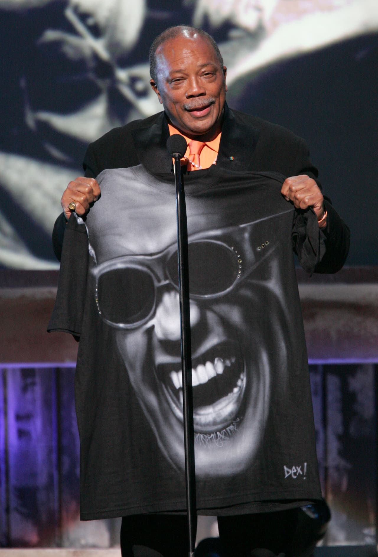 DE 1962 A 2011, Quincy Jones grabó 18 discos, casi todos influenciados por el género jazz, en el que se distinguió por varios años.