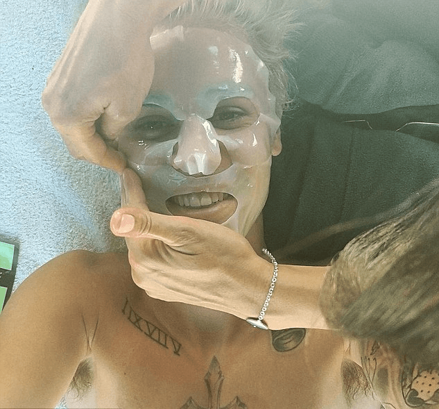 Justin se aplicó un súper tratamiento para lucir increíble en la Alfombra Roja.