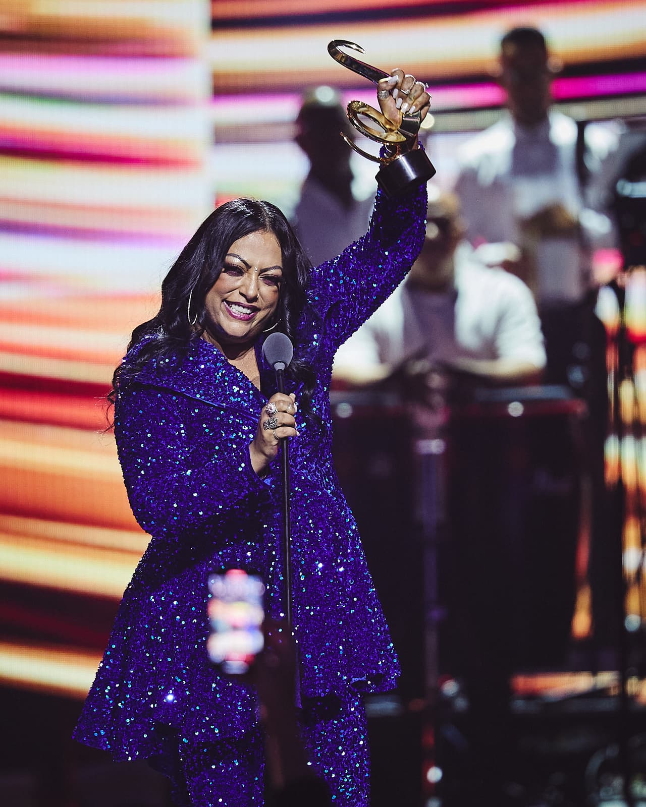 La India fue reconocida con el Premio Lo Nuestro a la Trayectoria por su carrera artistica y dedicó el logro a su natal Puerto Rico.