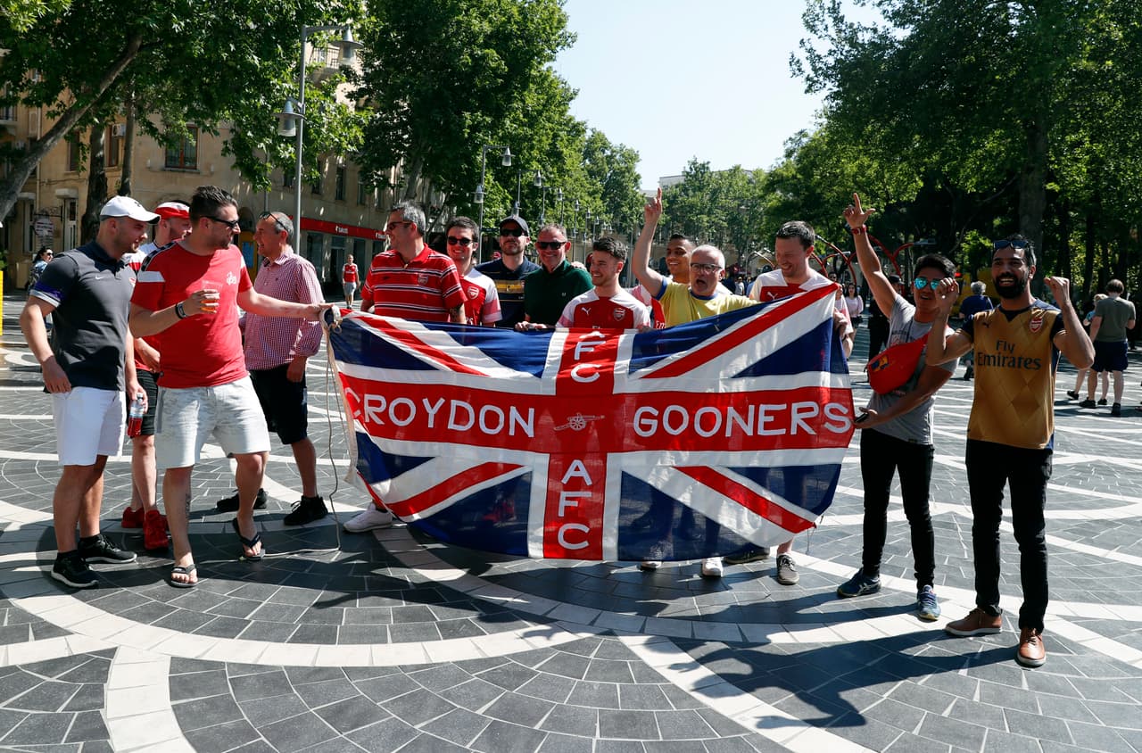 Bakú respira fútbol por esos días, pero en la mañana de este miércoles el ambiente se prendió desde temprano con los aficionados que poco a poco fueron llegando al Fan Fest dispuesto por la UEFA para quienes no lograron conseguir una entrada para la Final entre Arsenal y Chelsea.