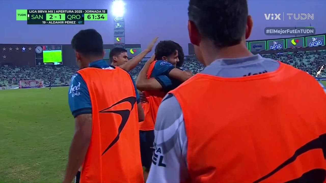 ¡Costoso error en la salida de Santos! Aldahir Pérez descuenta para Gallos