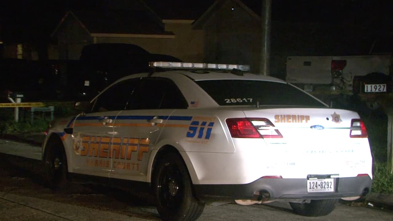 Los hechos ocurrieron el miércoles alrededor de las 11:25 pm, la víctima estaba en la casa solo. Su hermano estaba en el hospital con su esposa que tenía un problema de salud.