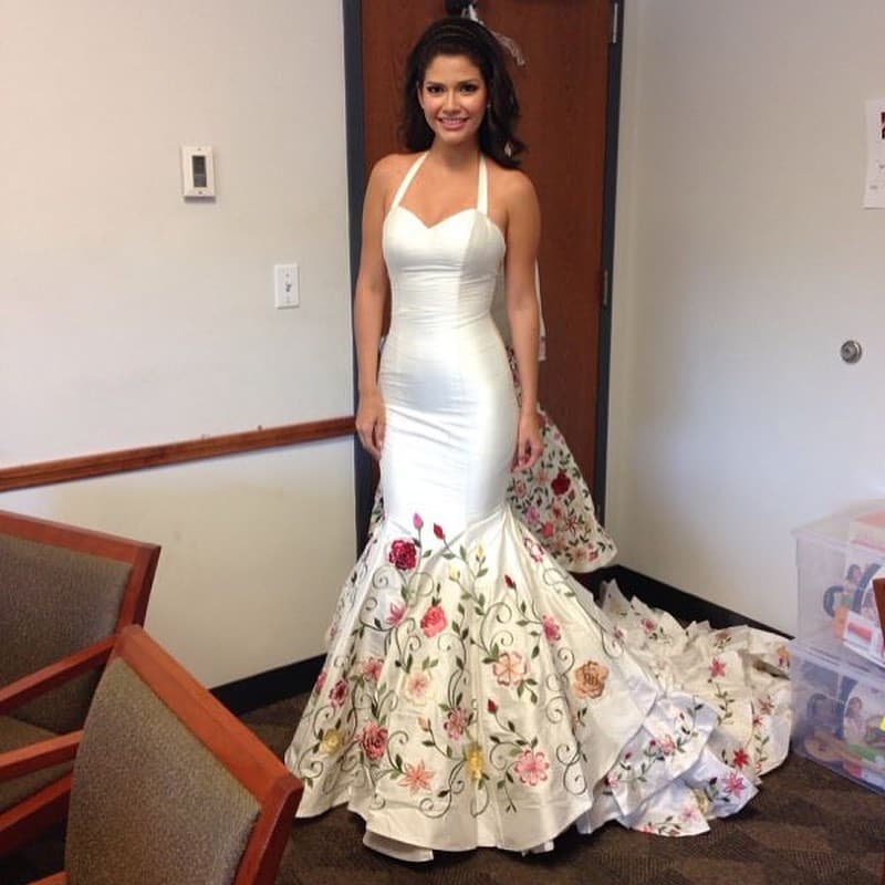 La mayor muestra de que el esfuerzo está valiendo la pena la dio cuando se midió el vestido que usó en su boda hace cinco años y antes de sus hijos Giulietta y Gael.