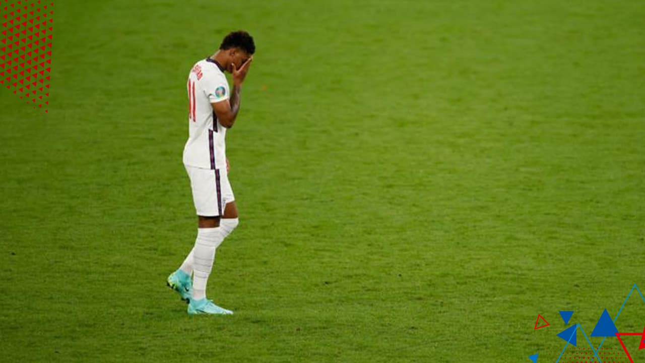 "Es inaceptable": Ataques racistas se desataron en Inglaterra contra jugadores negros que fallaron los penaltis en la final de la Eurocopa