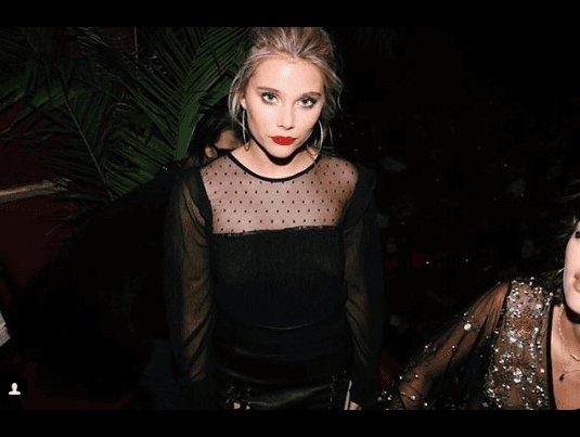 <b>Valentina Zenere</b> es actriz, cantante y modelo argentina. Ella te contagiará su pasión por los escenarios como Ámbar Smith.