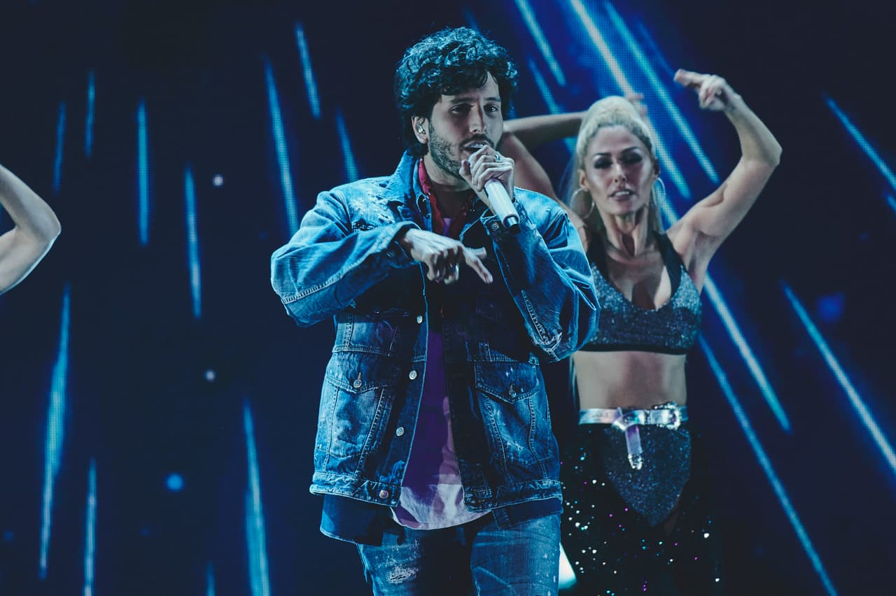 En la noche de los Premios Juventud 2020, una vez más Sebastián Yatra demostró que puede encender el escenario con sus grandes éxitos.
