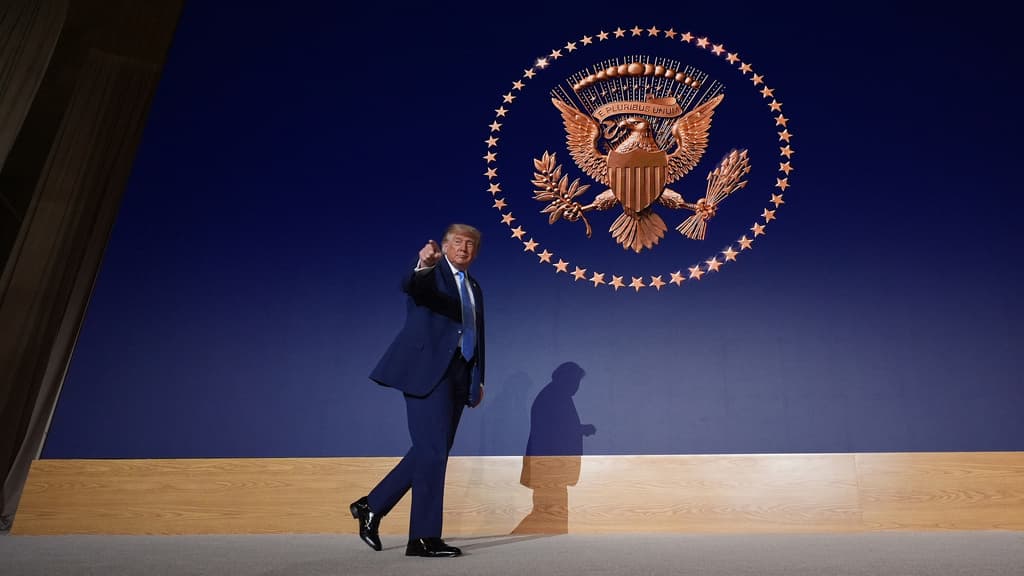 El nuevo sitio web de Trump, 'America.gov', impulsado por IA, cambia el rumbo de las respuestas políticas momentos después de su lanzamiento