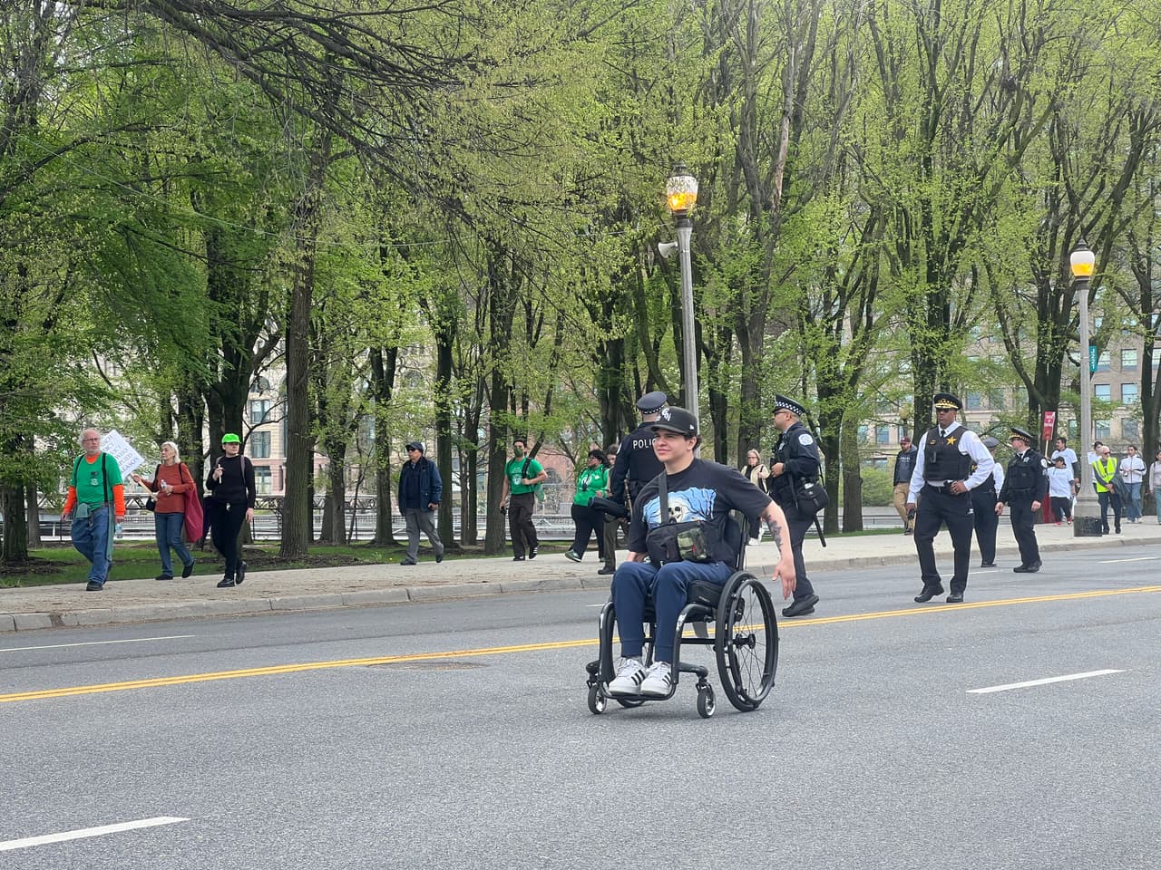 Trabajadores, activistas e inmigrantes se unieron en una jornada llena de consignas por mejores condiciones laborales, salarios justos y justicia para todas las comunidades.
