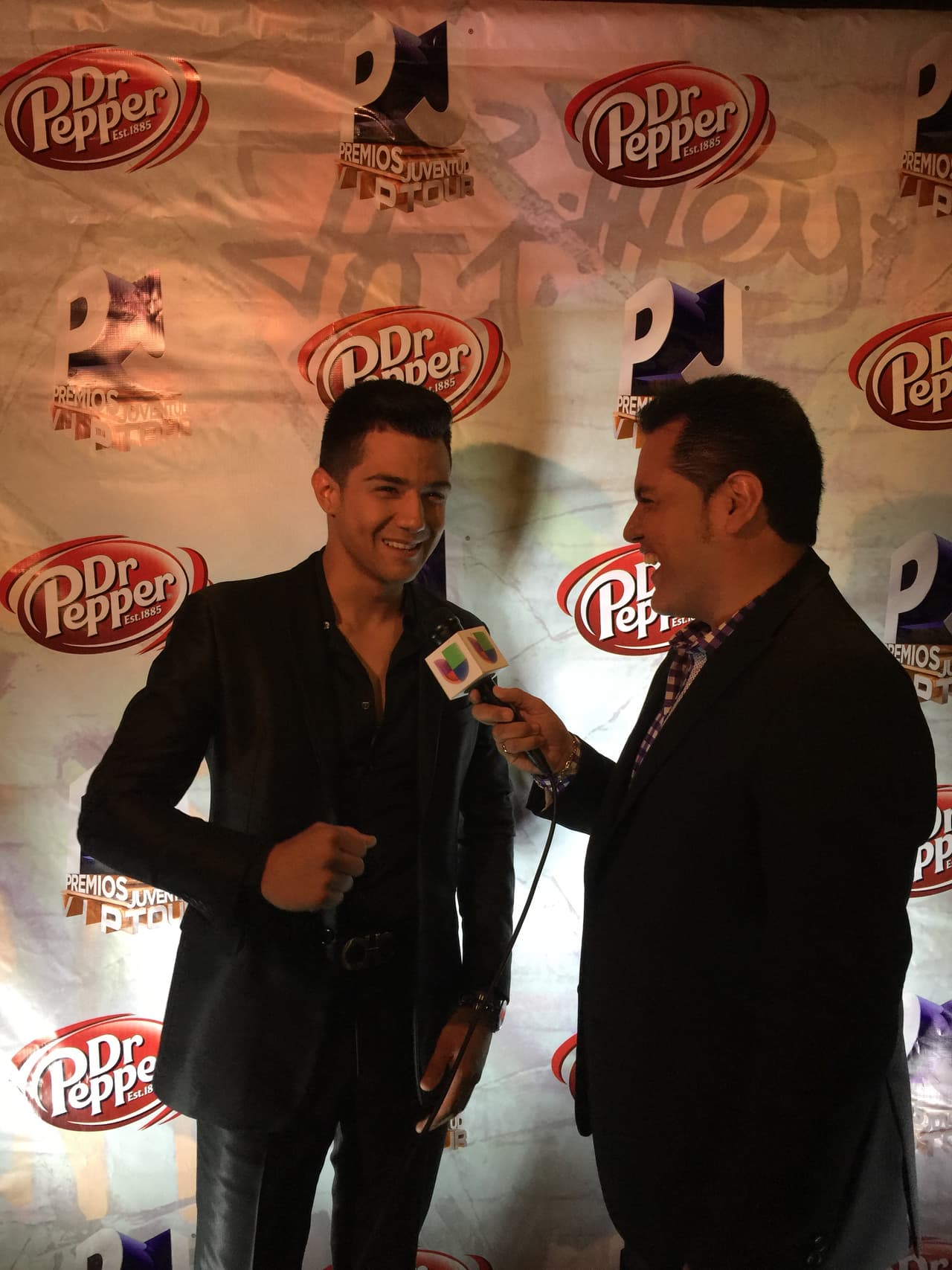 El popular cantante es uno de los más nominados en la próxima entrega de Premios Juventud 2015