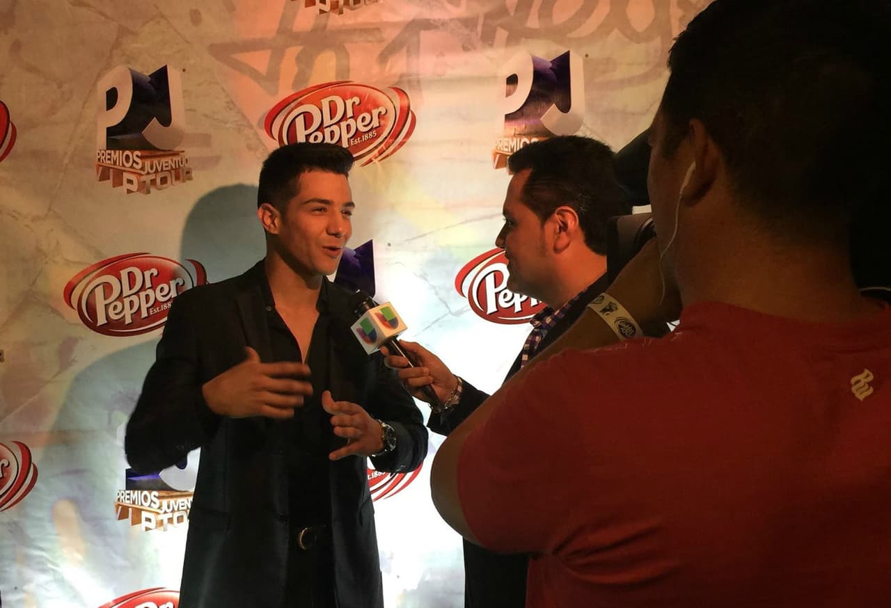 El popular cantante es uno de los más nominados en la próxima entrega de Premios Juventud 2015