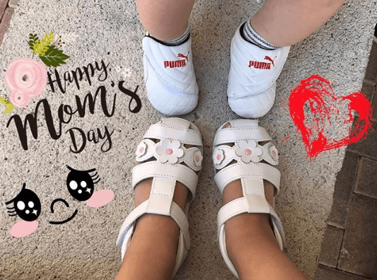 Con esta tierna foto, Cristy aseguró estar pasando "el mejor día de las madres", gracias a sus "cachorros", que son su adoración.