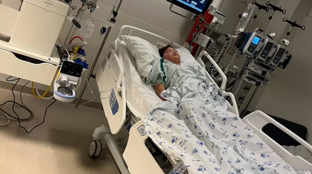 Noah, el hijo de Jun Song en el hospital.