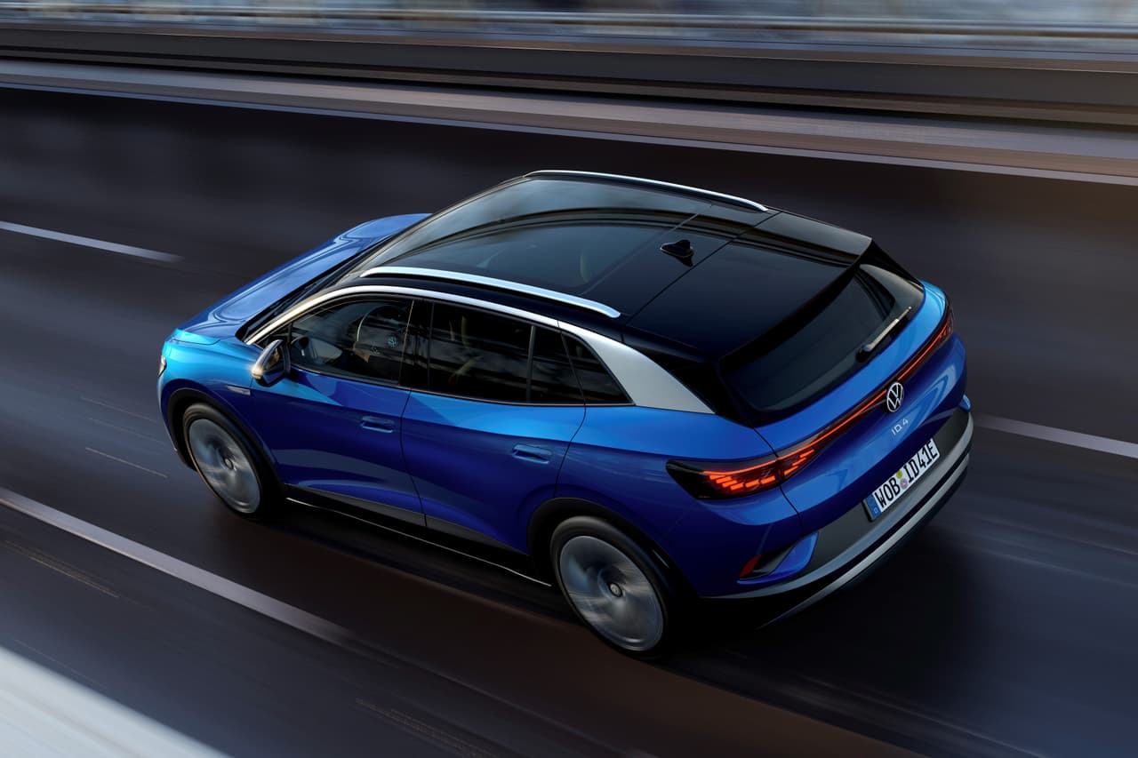 El paquete Statement agrega un techo panorámico de vidrio fijo, faros delanteros LED tipo proyector y espejos laterales eléctricos; mientras que el paquete Gradient incluye rines de 20 pulgadas, techo negro con detalles en plateado.