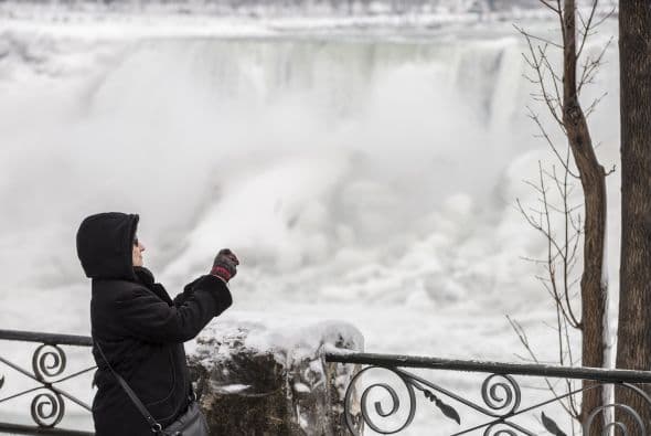 A pesar de ello, las cataratas de Niágara siguen captando la atención cada día decenas de turistas dispuestos a presenciar el famoso salto de agua.