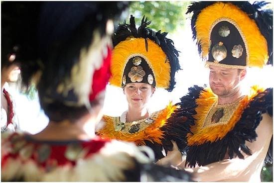 ¡Por eso esta pareja se casa tantas veces alrededor del mundo!