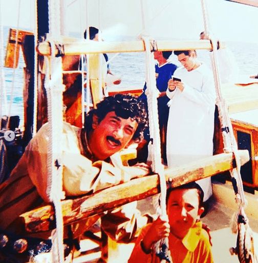 "
<b>Gran parte de lo que soy es gracias a ti!</b> Gracias por tantas enseñanzas, por ser mi director, pero sobre todo por ser mi amigo!".