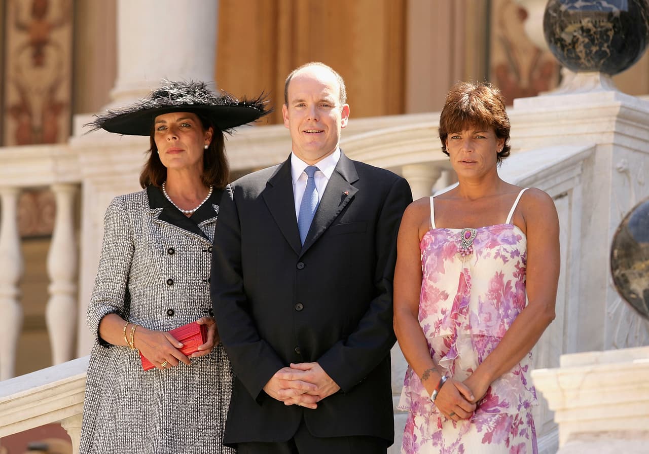 Las campanas de boda sonarán pronto en el 
<b>principado de Mónaco</b>, el cual es encabezado por el príncipe Alberto II y sus hermanas Carolina y Estefanía.