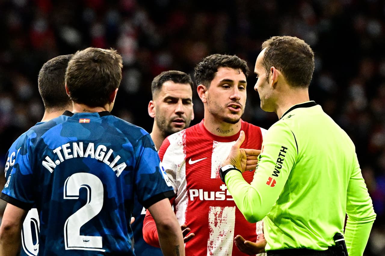 El Atlético de Madrid goleó al Alavés con sendos dobletes de Joao Félix y Luis Suárez.