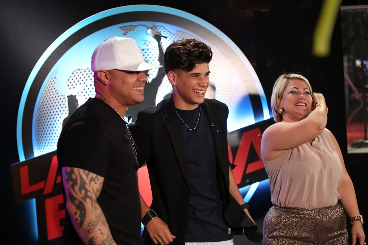 Este chico encantó a las chicas. Interpretó una canción de Luis Fonsi, pero los jueces le pidieron cantar a cappella. Este boricua casi queda fuera de la competencia.