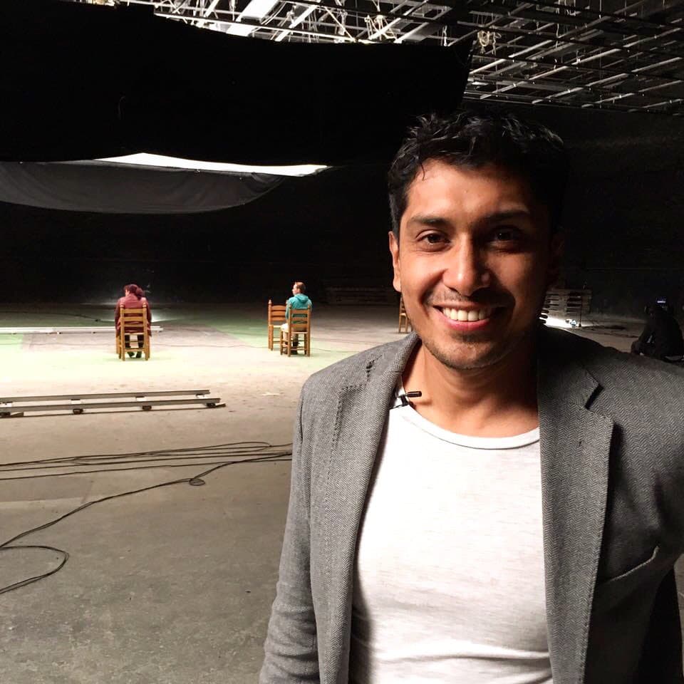 Después estudió en dos escuelas más, y a la par terminó la licenciatura en Comunicación y Periodismo.