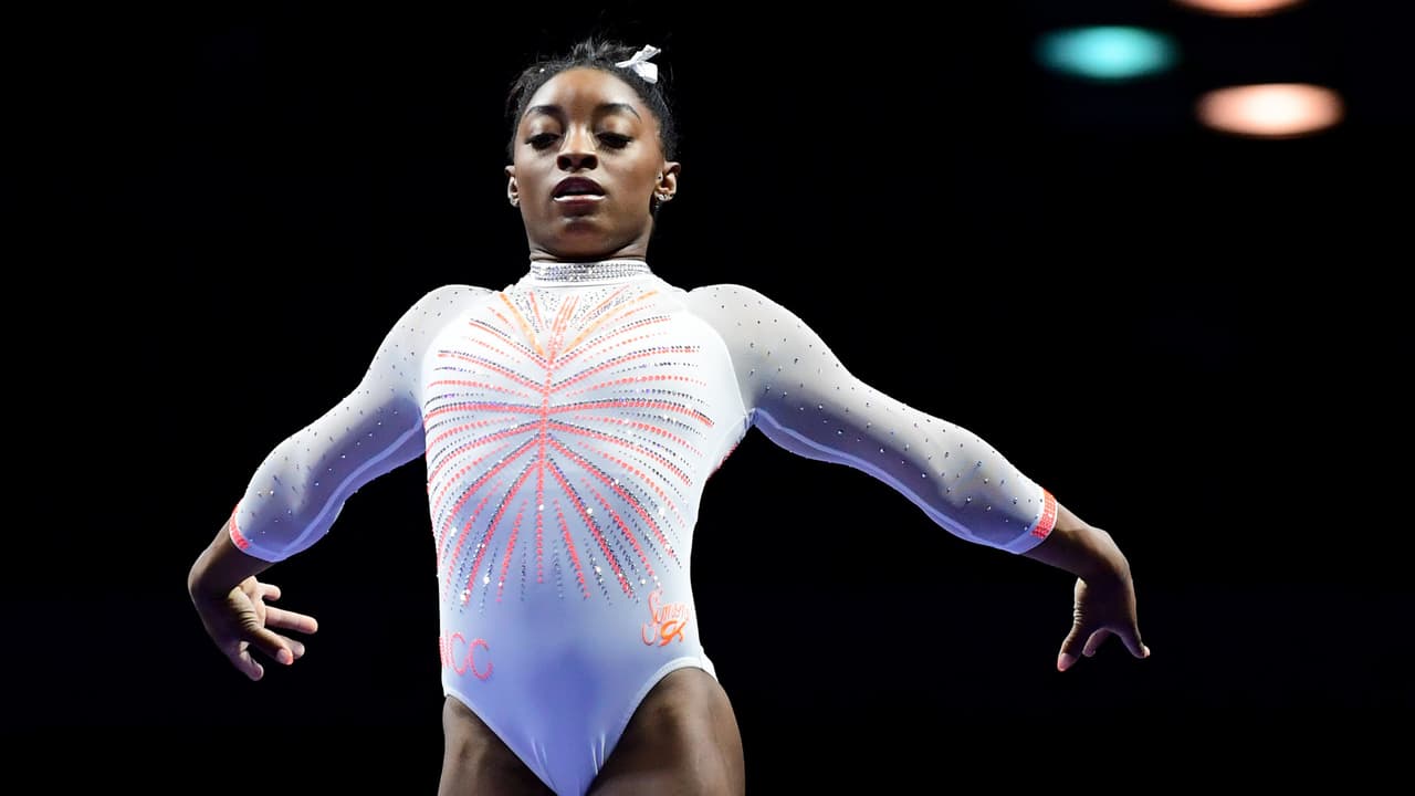 La gimnasta Simone Biles hace historia al lograr un salto mortal que solo habían hecho hombres