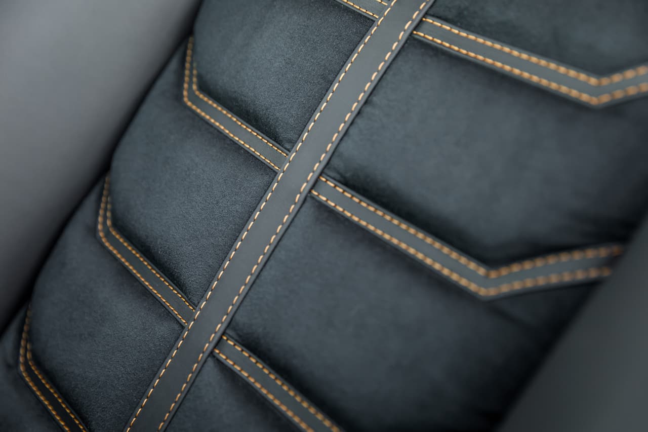 - Suspensión reforzada