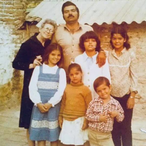 Fue en el cumpleaños 77 años de Don Antero que Despierta América lo buscó para felicitarlo y preguntarle sobre su hija y el emotivo momento ocurrido en la conferencia: "¡Qué raro!, que raro que llore porque yo también lloro acá, en silencio", dijo. Después de explicar que seguramente Ana Barbara estaba trabajando muy duro y por eso no tenía tiempo "ni de dormir" lamentó que su hija no le hablara: "Yo no le voy a hablar. A ella le corresponde poner el pie adelante, ¿yo por qué?", se preguntó.