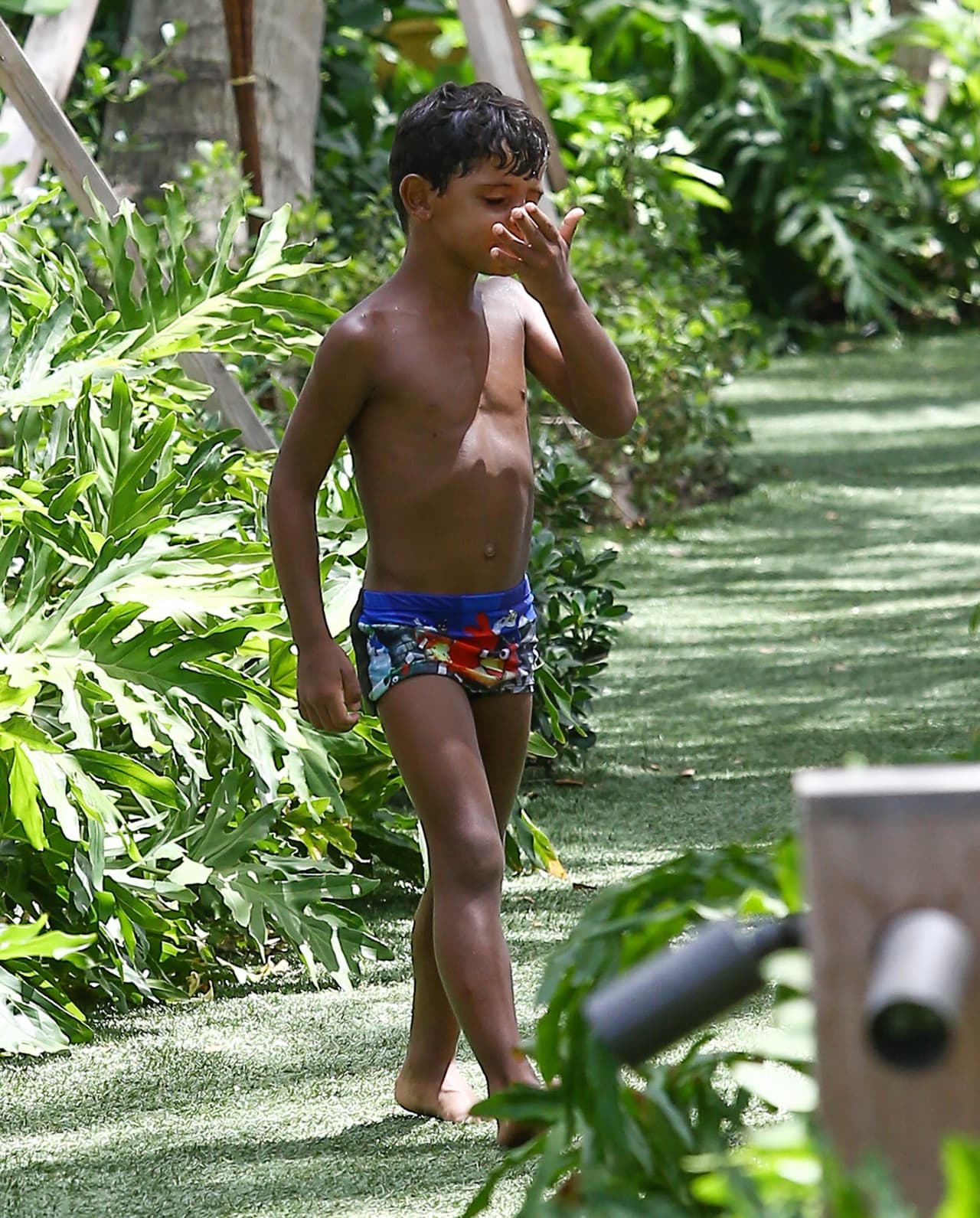 ¿Habrá heredado el talento de su papi para el balompié?