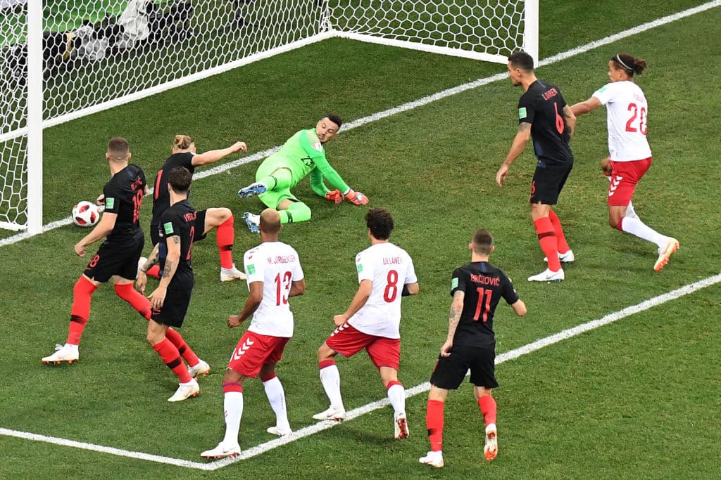 En el primer minuto, llegó el gol de Dinamarca por medio de Jorgensen para poner el 1-0.