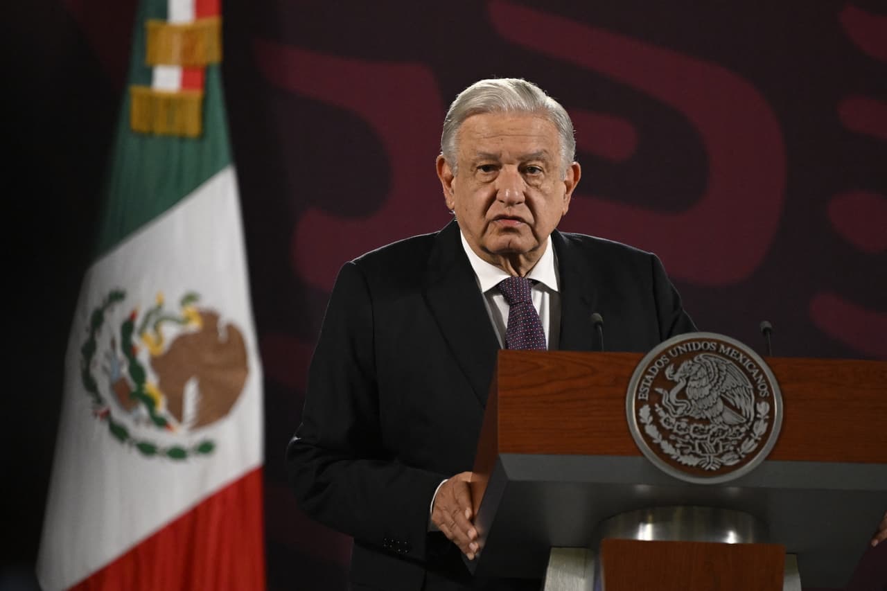 AMLO felicita a Marco Verde y señala que estará al pendiente de posible oro