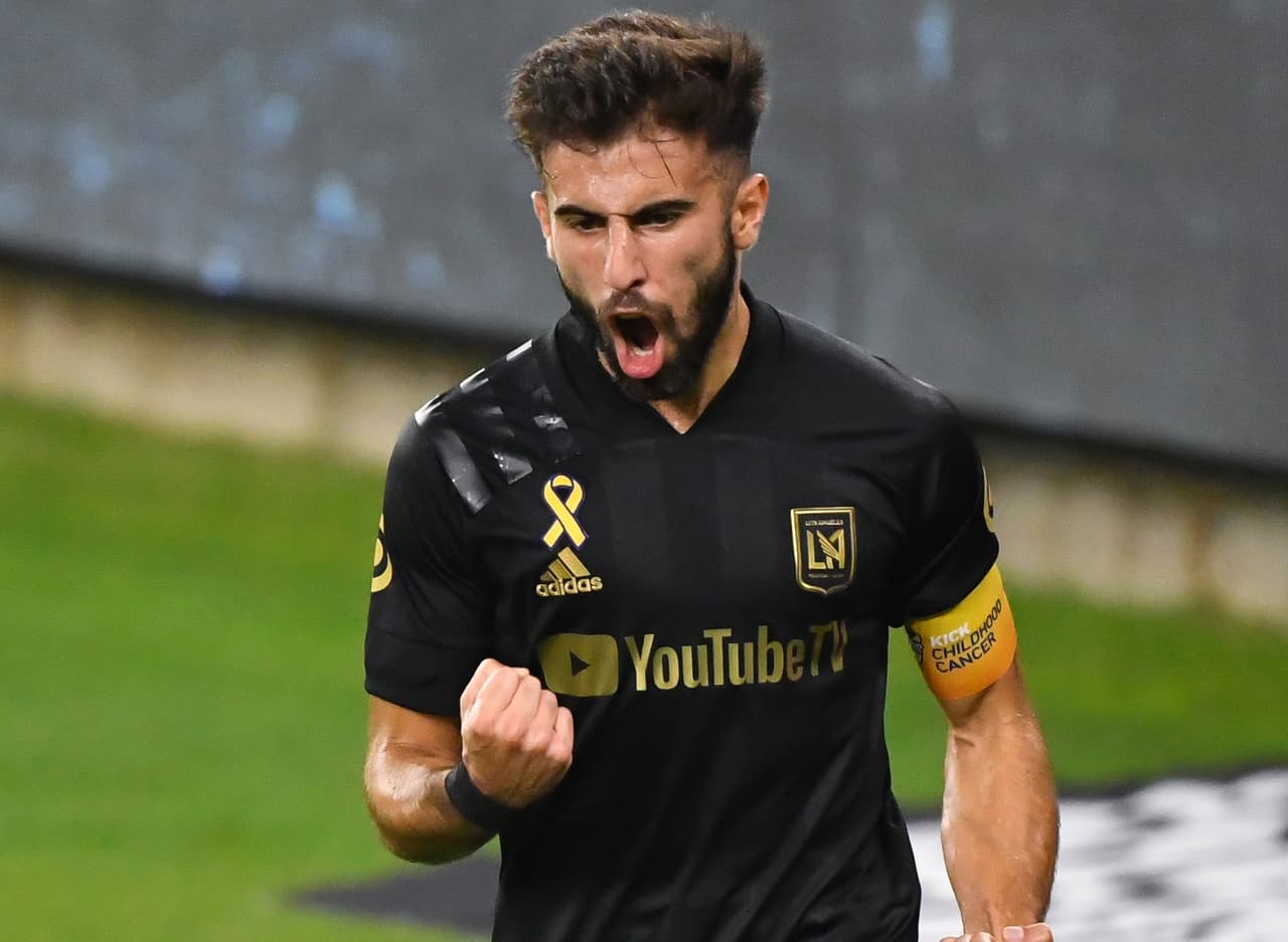 Él también va: Diego Rossi fue convocado de urgencia por Uruguay