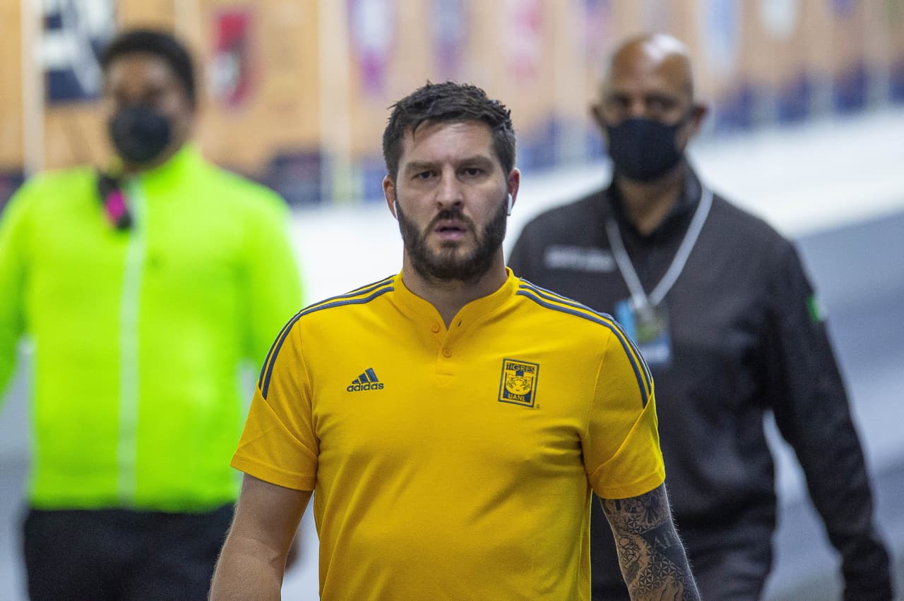 Tigres aprovechó las tímidas intenciones ofensivas de Cruz Azul y se puso en ventaja, la Máquina celeste intentó reaccionar en el segundo tiempo pero no le alcanzó para emparejar y el equipo del Piojo se llevó la ventaja.