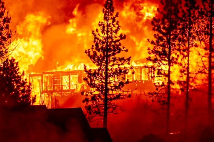 Emiten nuevas órdenes de evacuación a causa del incendio Creek que ya consume 143 mil acres