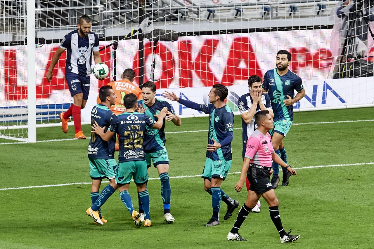 Puebla empata una desventaja de 2-0, fuerzan los penales y se quedan con la clasificación al imponerse 4-2 a Monterrey en la tanda de penales.
