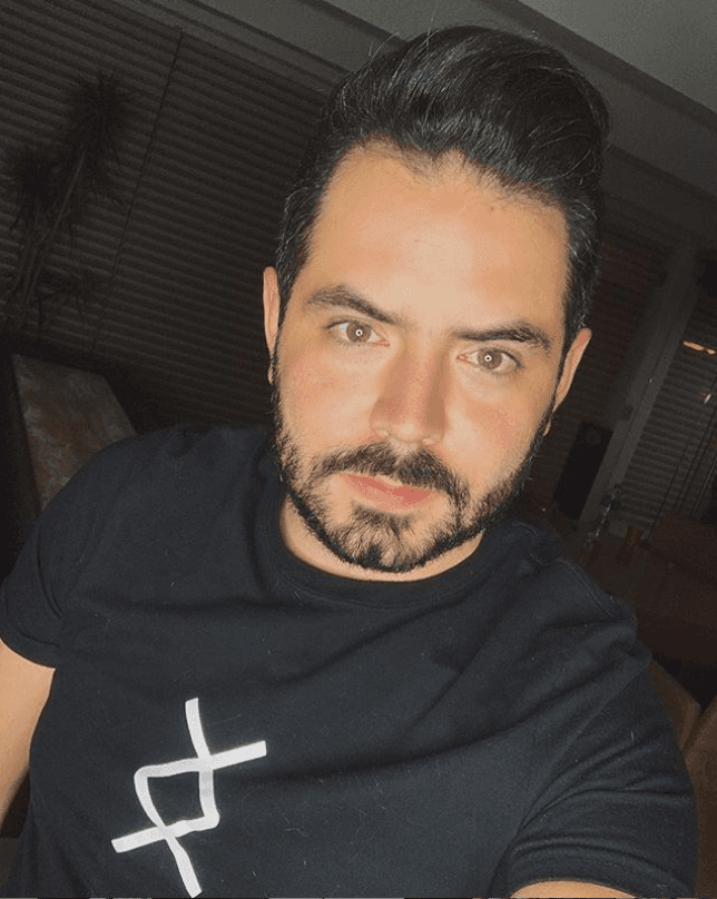 A sus 27 años, José Eduardo ha logrado construir una carrera al participar en programas como 'XHDRBZ', 'La parodia' y 'El privilegio de mandar'; además de telenovelas como: ‘Cita a ciegas’, ‘Vino el amor’, ‘Amores con trampa’ y Mis XV”. 
<br>