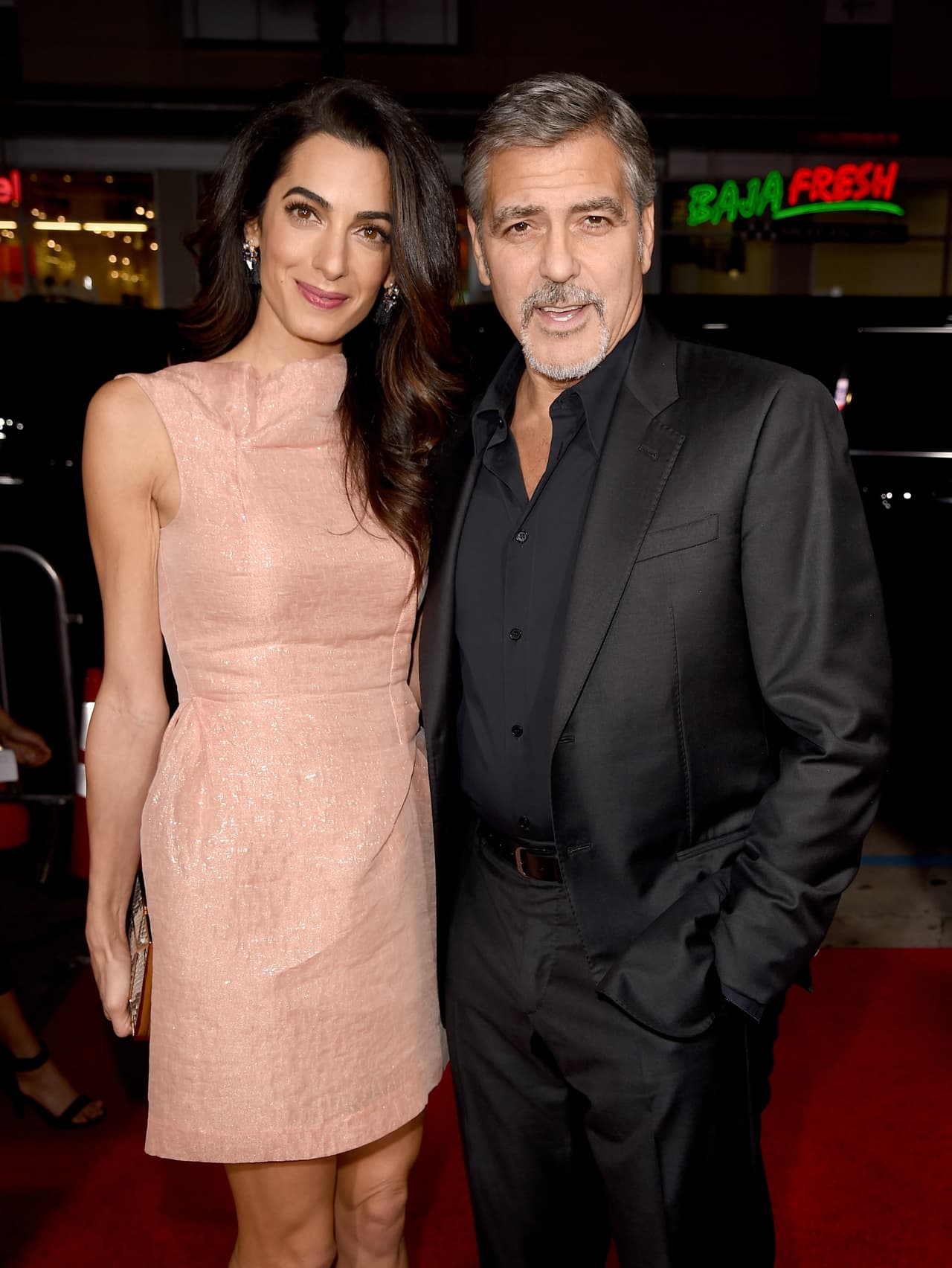 George y Amal durante la premiere de Our Brand is Crisis.