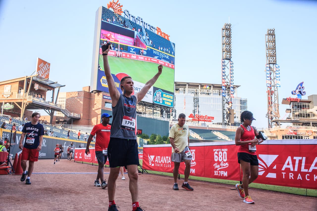 Más sobre el evento, 
<b><a href="https://www.atlantatrackclub.org/2022-braves-country-5k-dash">aquí</a></b>.