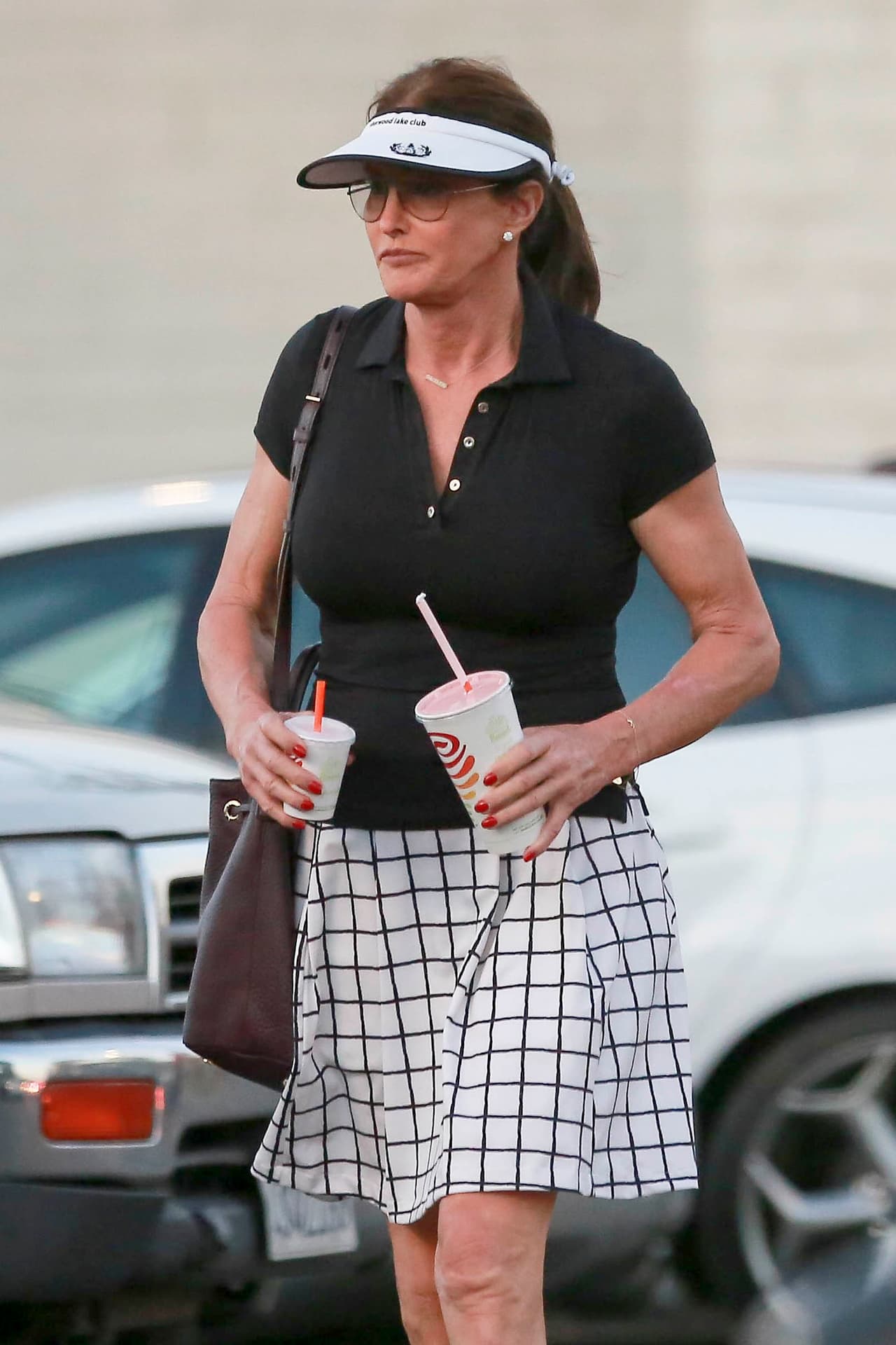 "Llegué a los 39... y no podía tardar más. Pero Kris y yo conectamos desde el primer día. Fui muy honesta con ella. Tenía que serlo, tenía una 36B. Al final me quité los pechos. Nunca se lo dije a nadie", dijo en conferencia.