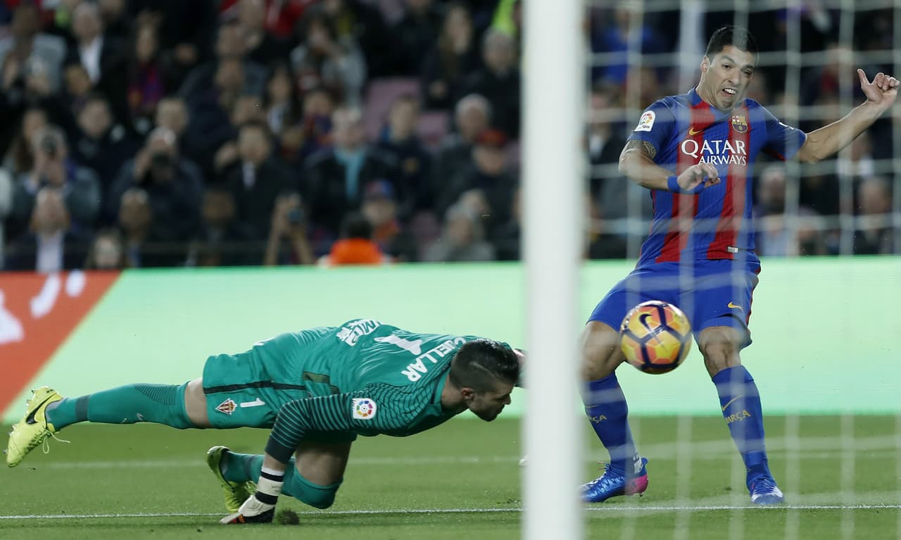 Barcelona goleó 6-1 al Sporting de Gijón y es líder de la la Liga española