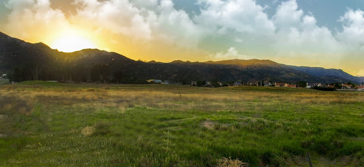 <b>Wildomar, </b>en el condado de Riverside, se ubica en el lugar 43.
<br>
<br>
<b>Población:</b> 36,683
<br>
<b>Salario promedio: </b>$67,510
<br>
<b>Tasa de crimen violento: </b>1.53 por cada mil habitantes
<br>
<b>Tasa de crimen a la propiedad: </b>18.62 por cada mil habitantes
<br>