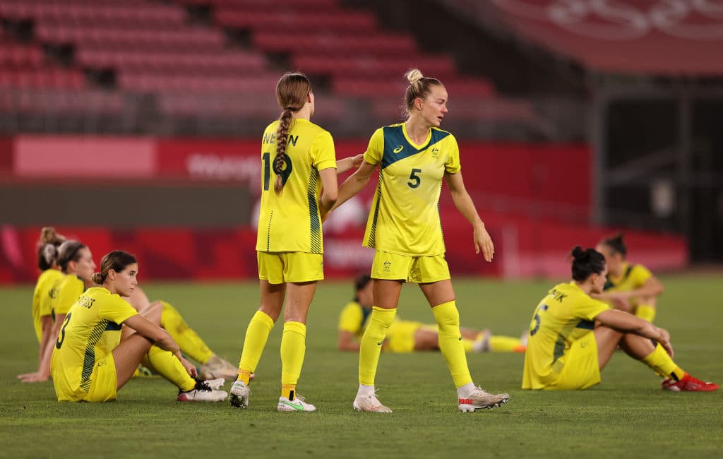 Estados Unidos luchó hasta el final y se lleva el bronce ante la escuadra de Australia 4-3. De la mano de Megan Rapinoe, quien anotó doblete, y de Carli Lloyd, quien también sumó dos tantos, logran subir al podio en los Juegos Olímpicos de Tokyo 2020. Alex Morgan salió lesionada del encuentro.