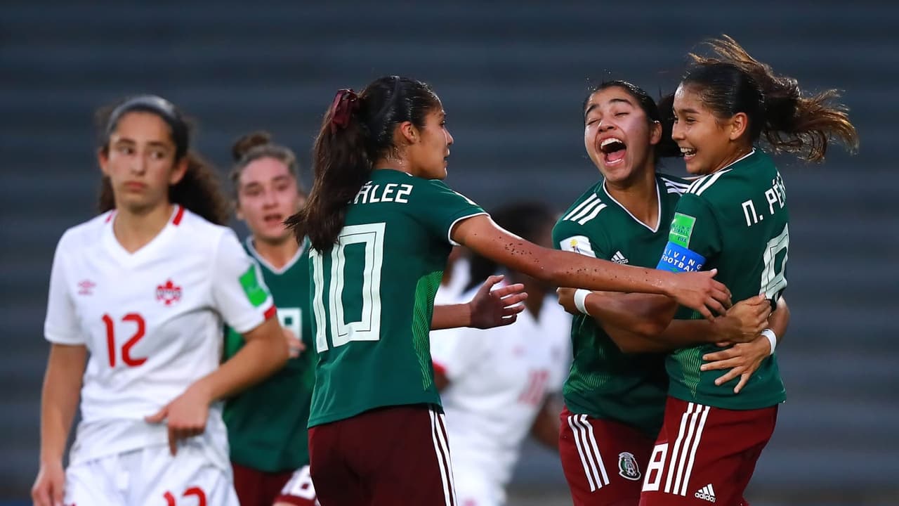 A primera hora España había vencido 2-0 a Nueva Zelanda y ya esperaban rival, entre mexicanas y canadienses, que con ese marcador parcial, parecía una final ante las hispanas.