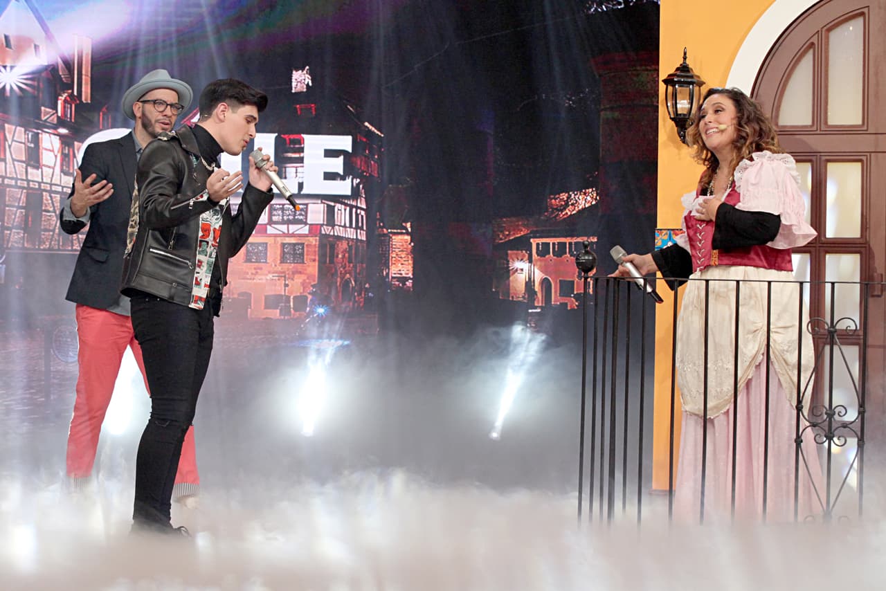 Había llegado la hora del canto.