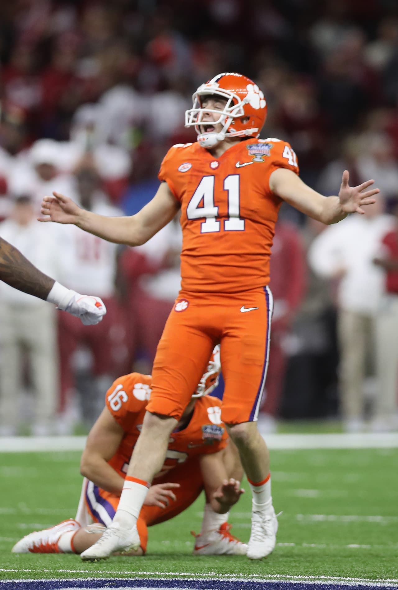 Por Clemson, los únicos puntos del encuentro fueron obra de Alex Spence quién acertó par de goles de campo. El resto de la ofensiva de su equipo fue silenciada.